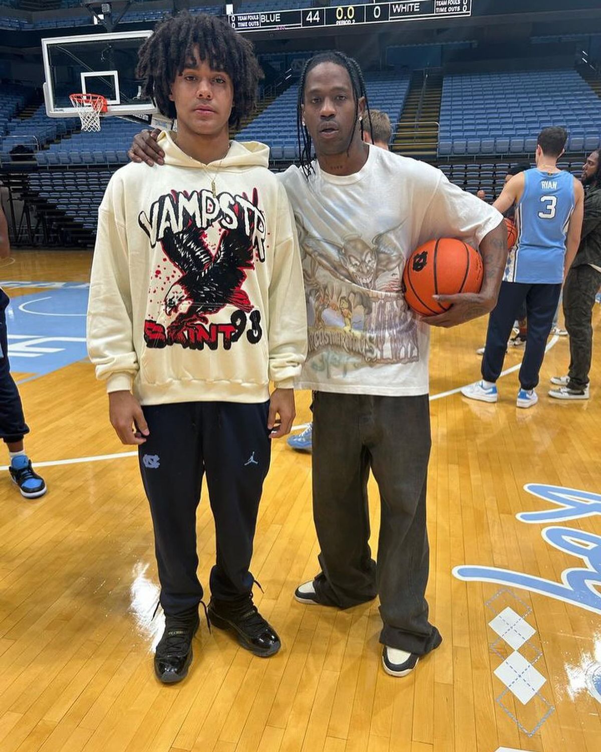 Elliot Cadeau Outfit From October 18 2023 What S On The Star