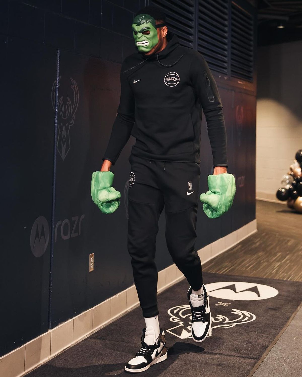 giannis antetokounmpo jacket