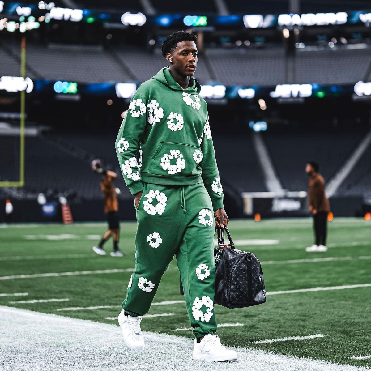 Sauce Gardner Outfit from November 14, 2023 WHAT’S ON THE STAR?