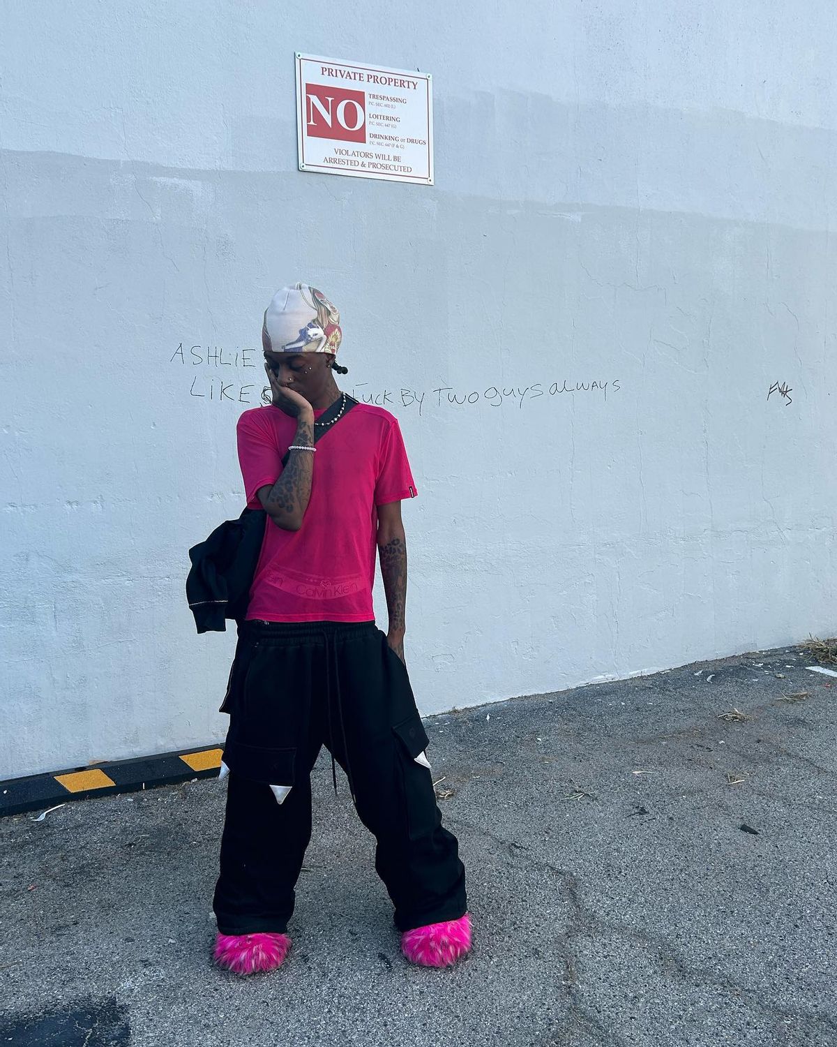 Skaiwater Outfit from November 28, 2023 | WHAT’S ON THE STAR?