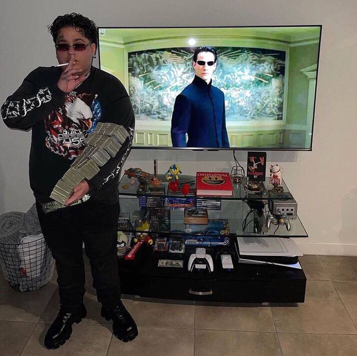 Fat Nick Outfit from November 29, 2023 | WHAT’S ON THE STAR?