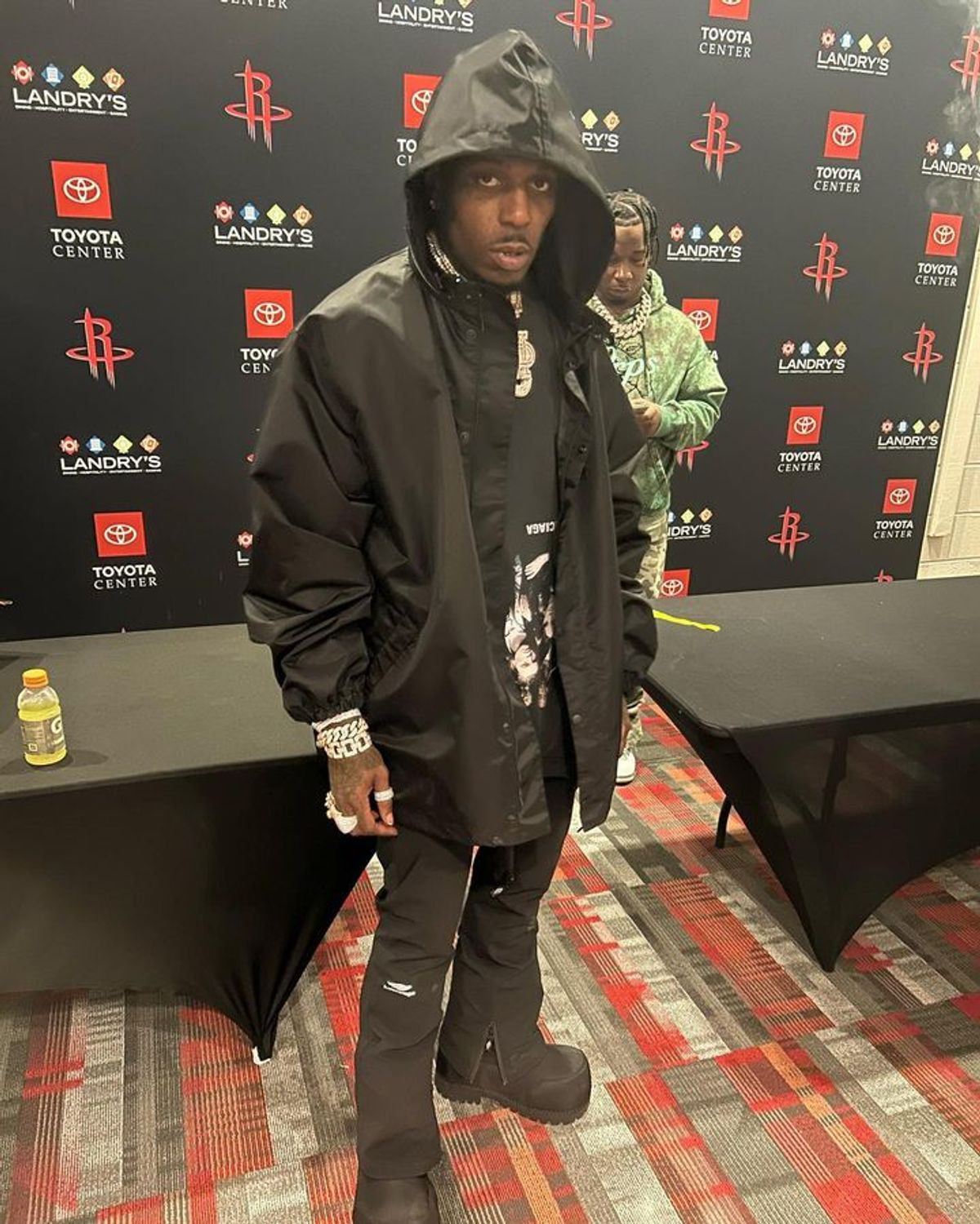 Sauce Walka Outfit from December 30, 2023 | WHAT’S ON THE STAR?