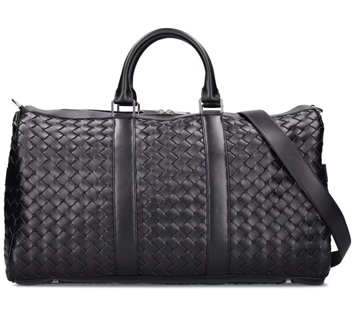 Bottega Veneta Medium Intrecciato Black Duffle Bag | WHAT’S ON THE STAR?