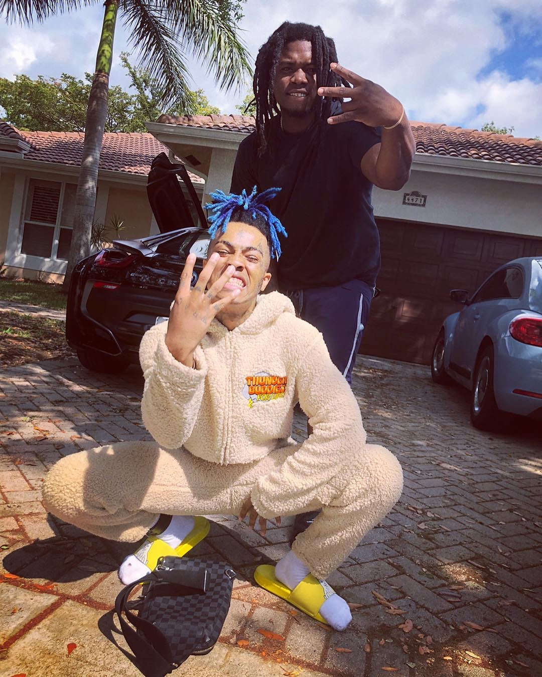 XXXTentacion Outfit From December 7 2017 WHAT S ON THE STAR 