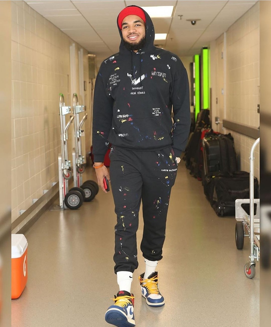 Karl Anthony Towns Outfit from March 30, 2020 | WHATâS ON THE STAR?