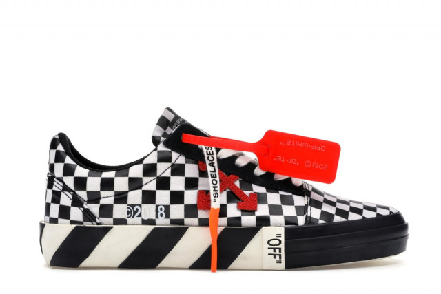 Off-White Vulc Low Checkered Sneakers