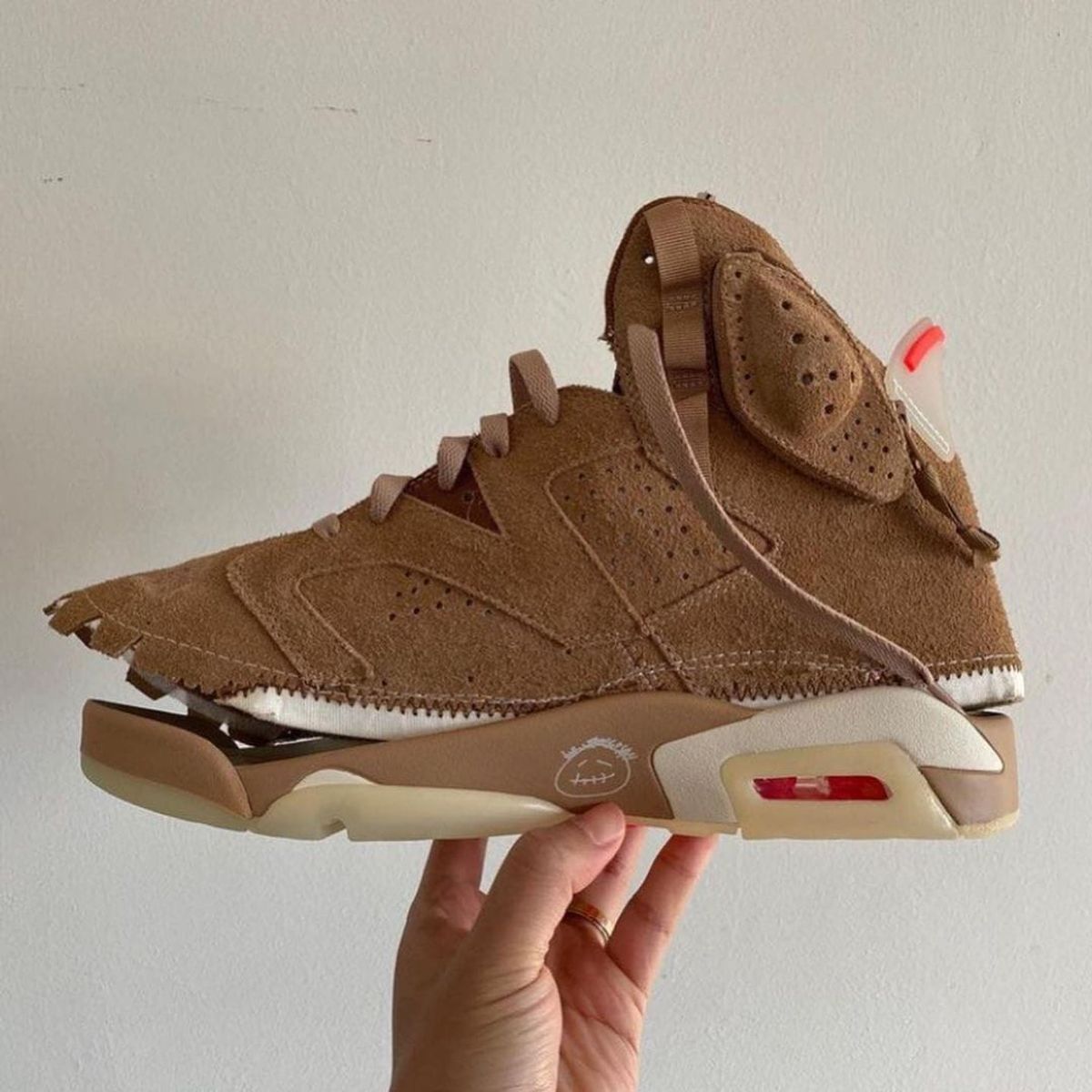 travis scott 6 british khaki on feet
