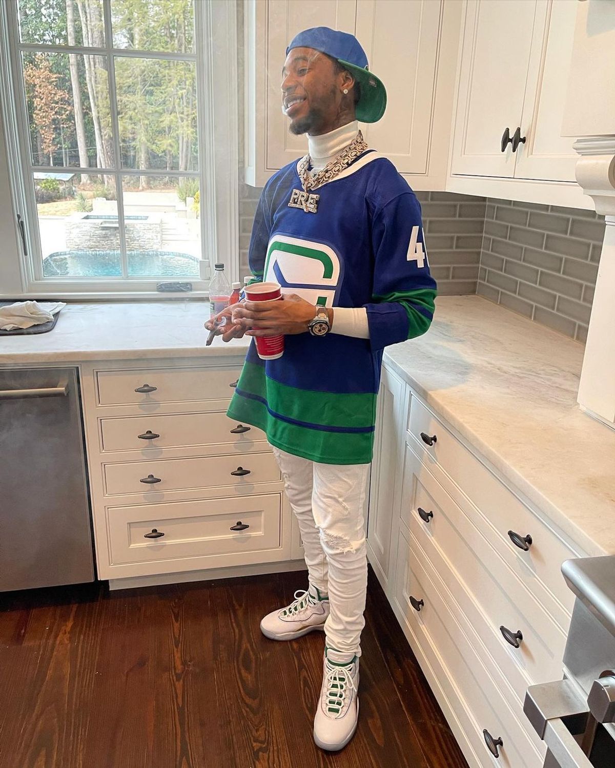 Key Glock Outfit from January 25, 2021 | WHAT’S ON THE STAR?
