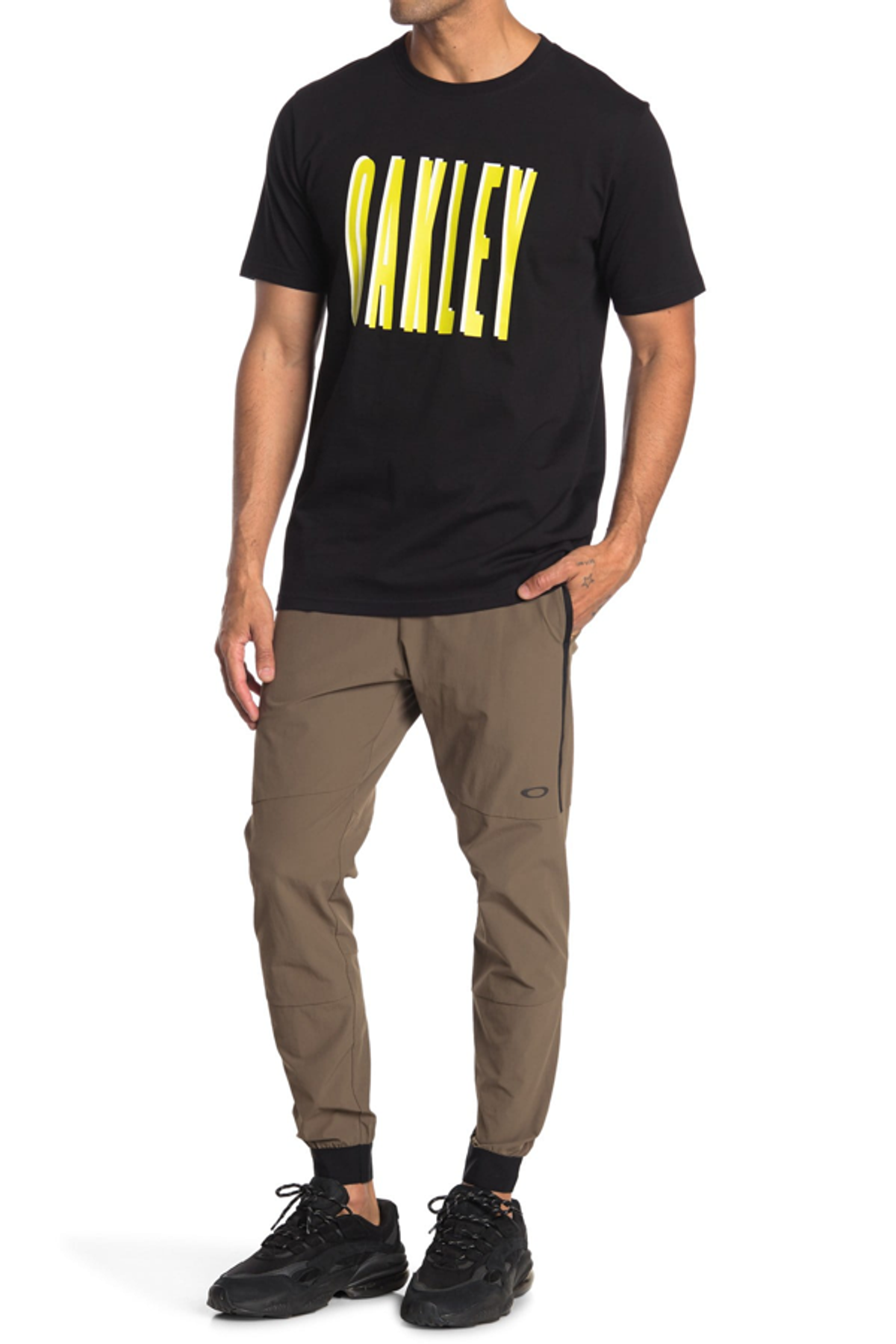 Oakley Stretch Nylon Jogger Pants In Canteen