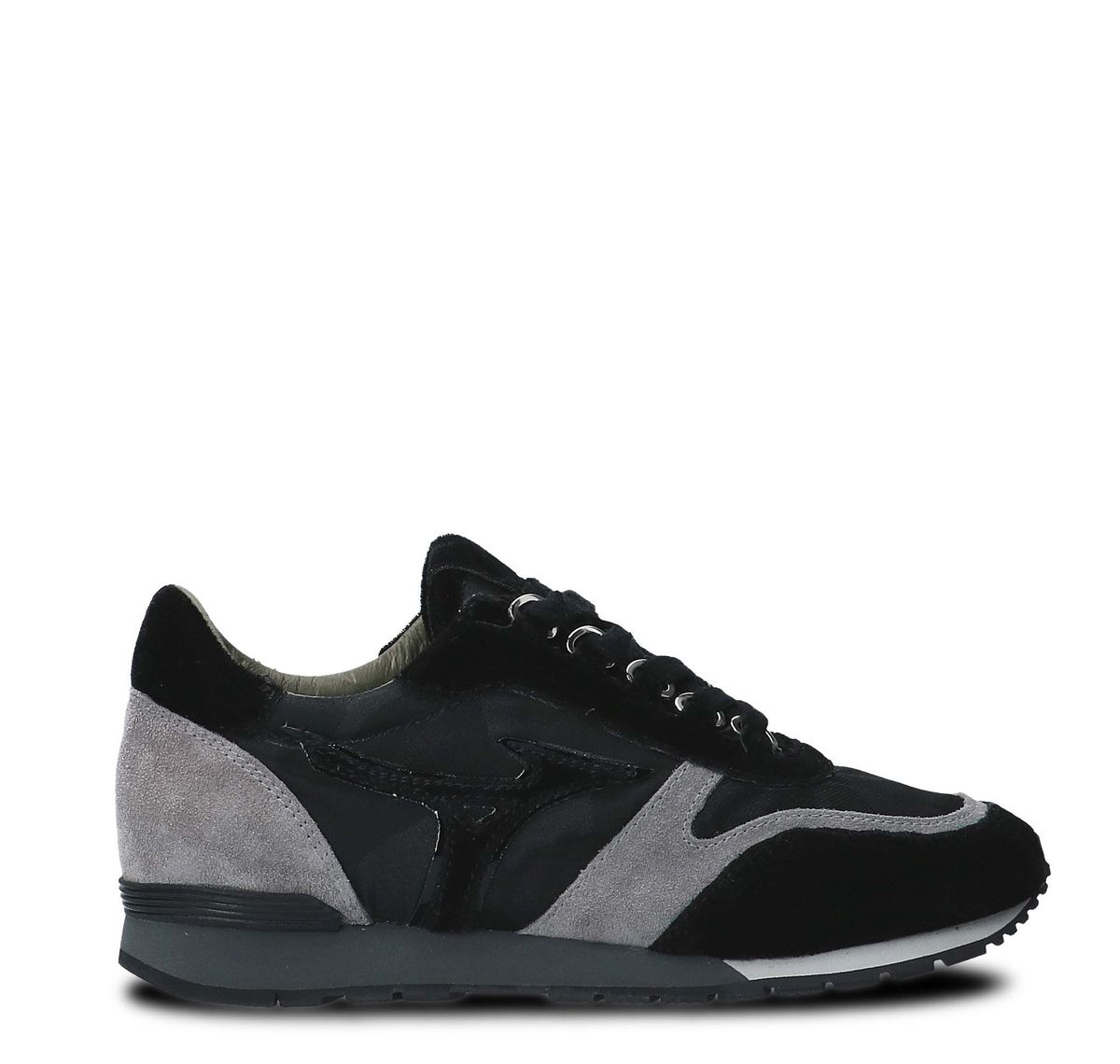 Mizuno Mizuno Womens Etamind1gc174758 Black Leather Sneakers