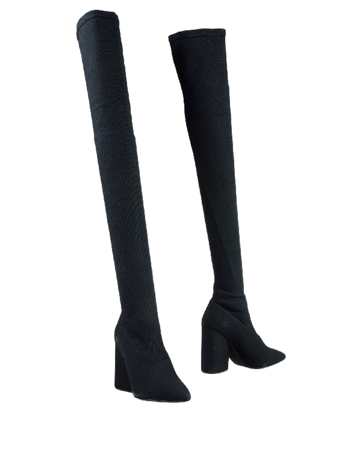 Yeezy Boots In Black | WHAT’S ON THE STAR?