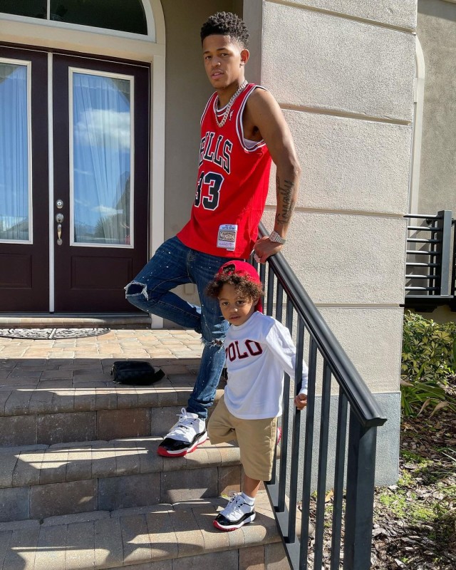 YK Osiris Outfit from November 27, 2020 | WHAT’S ON THE STAR?