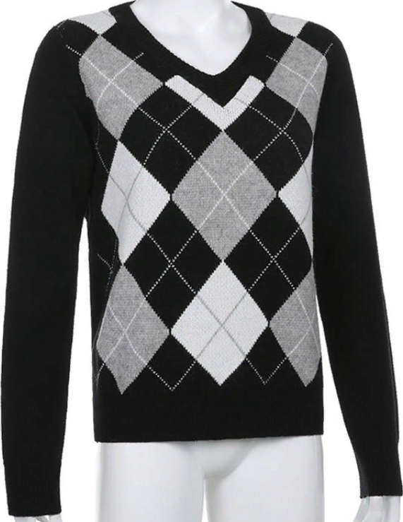 Vintage Black And Grey Argyle Sweater WHAT’S ON THE STAR?